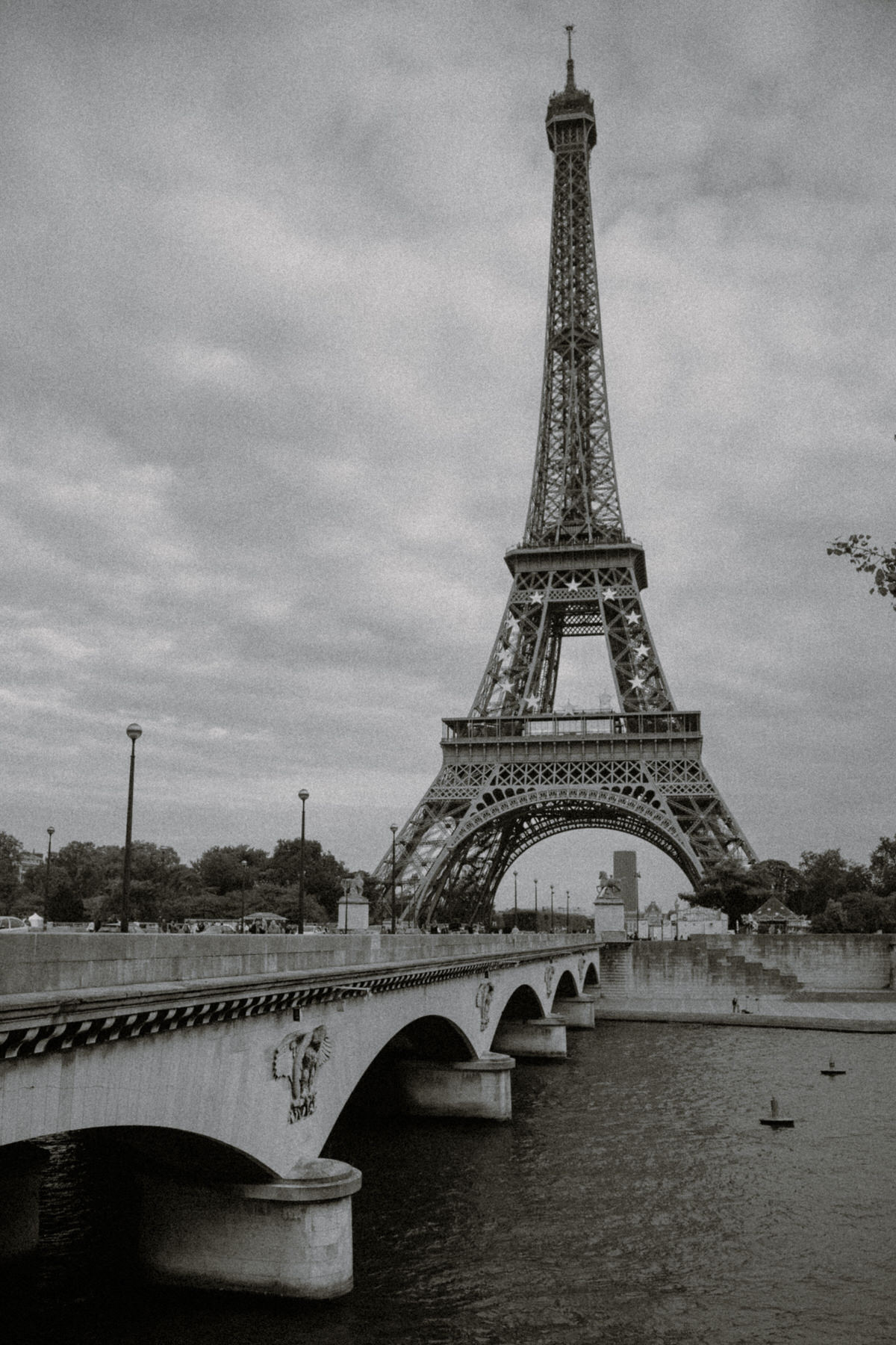 Eiffel-Tower-Paris-France-fine-art-photography-by-Studio-L-artist-Laura-Schneider_-5113