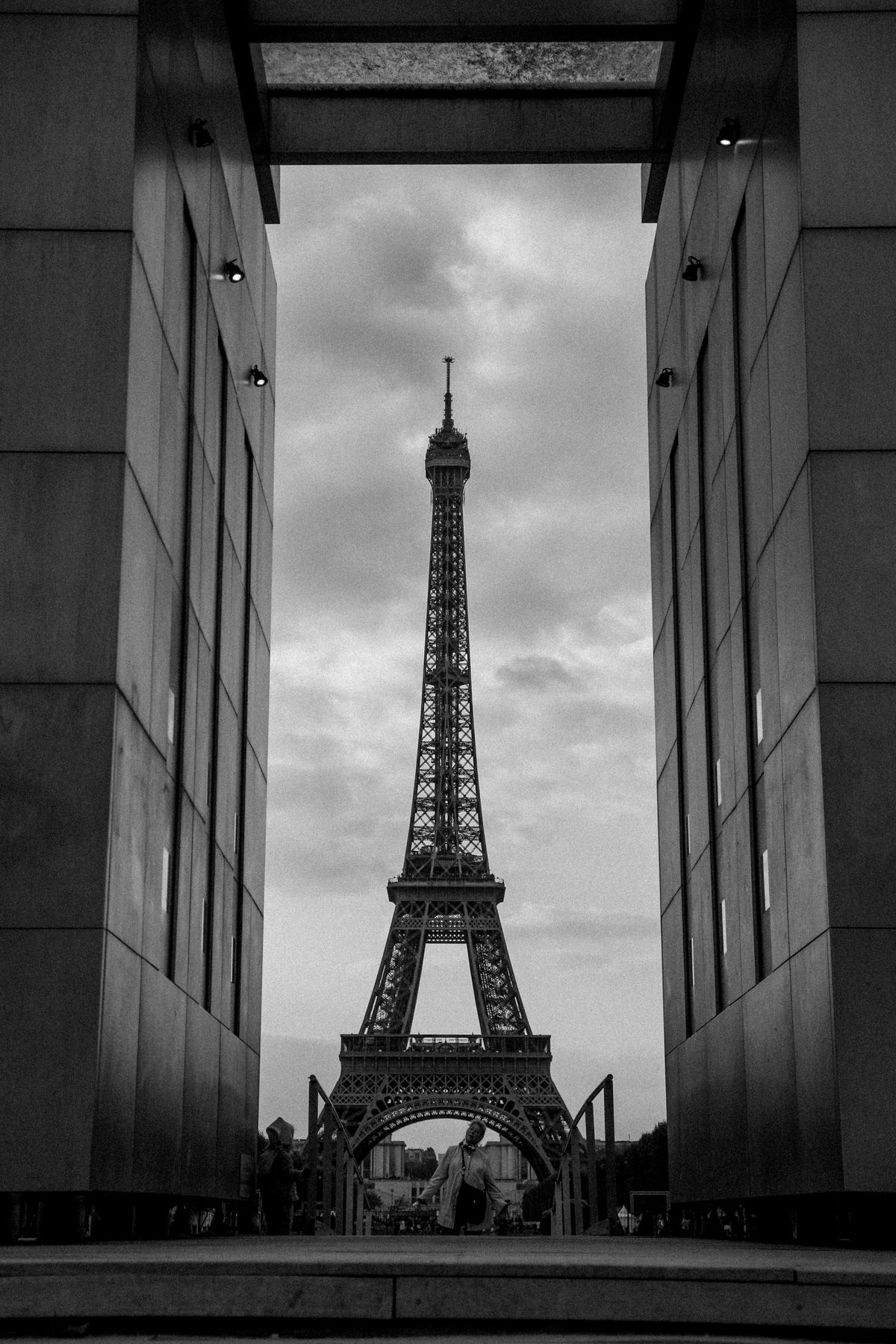 Eiffel-Tower-Paris-France-fine-art-photography-by-Studio-L-artist-Laura-Schneider_-5143