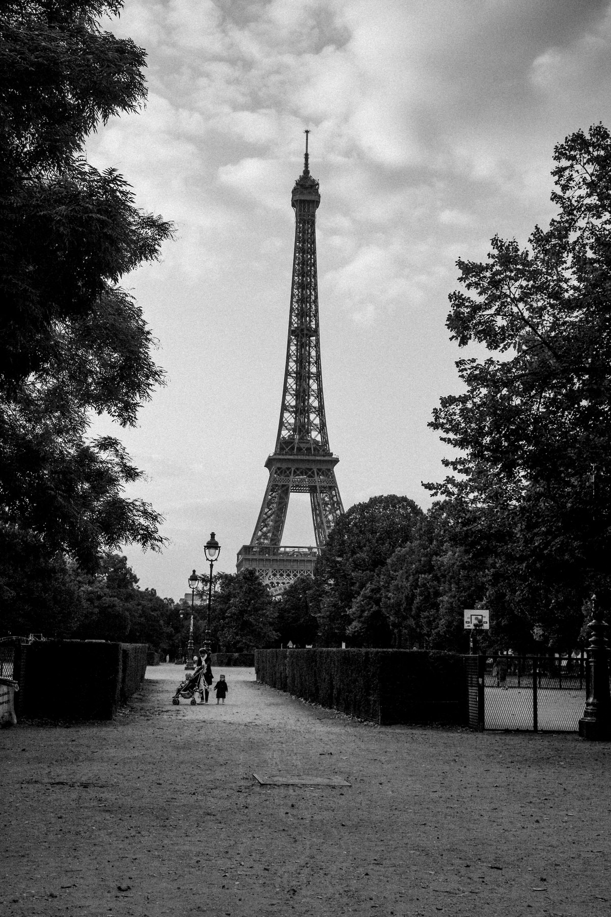 Eiffel-Tower-Paris-France-fine-art-photography-by-Studio-L-artist-Laura-Schneider_-5148